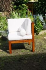 sofa outdoor piethrough