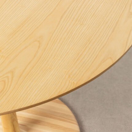Vesilley table